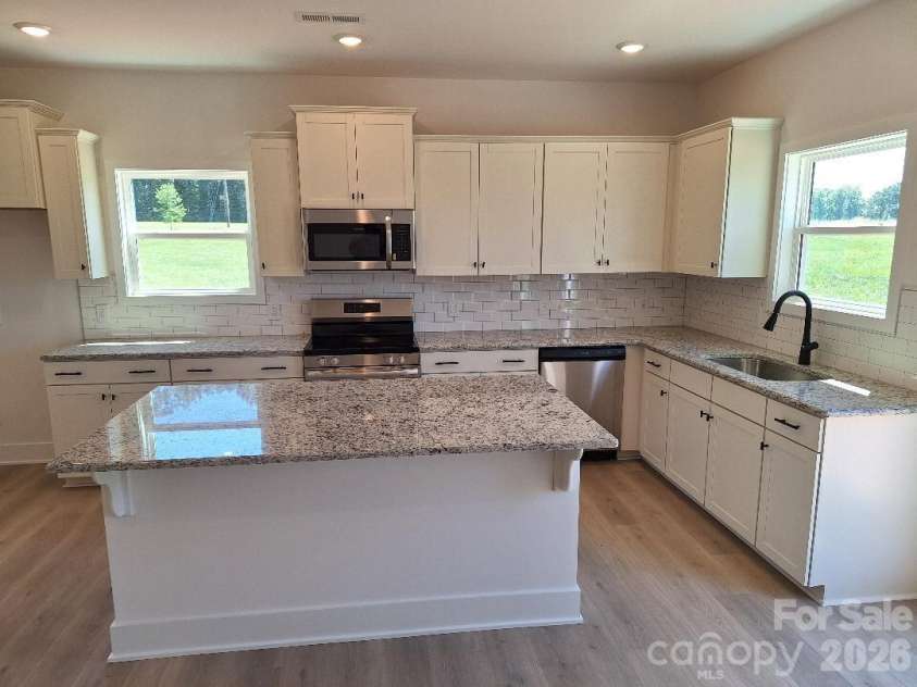 5147 Colchester Court, Catawba, NC 28609.  MLS# CAR4392214, YatesRealty ID 29259. Kitchen