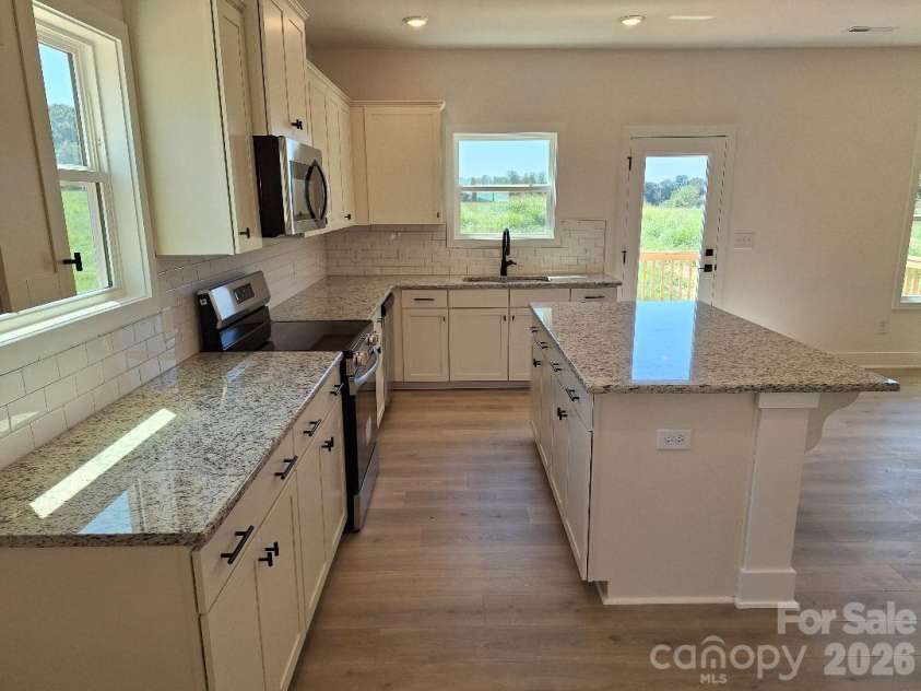 5147 Colchester Court, Catawba, NC 28609.  MLS# CAR4392214, YatesRealty ID 29259. Kitchen