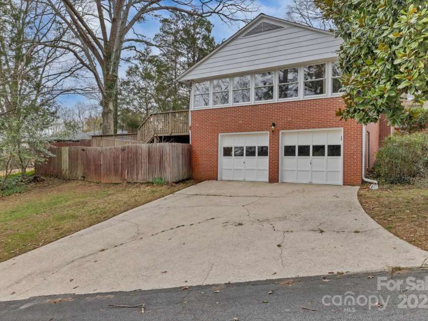 1101 Roundknob Avenue, Salisbury, NC 28144.  MLS# CAR4232007, YatesRealty ID 2926. 2 Car Garage