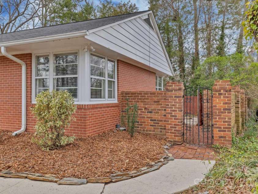 1101 Roundknob Avenue, Salisbury, NC 28144.  MLS# CAR4232007, YatesRealty ID 2926. Courtyard