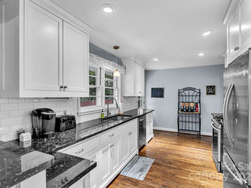 1101 Roundknob Avenue, Salisbury, NC 28144.  MLS# CAR4232007, YatesRealty ID 2926. Kitchen