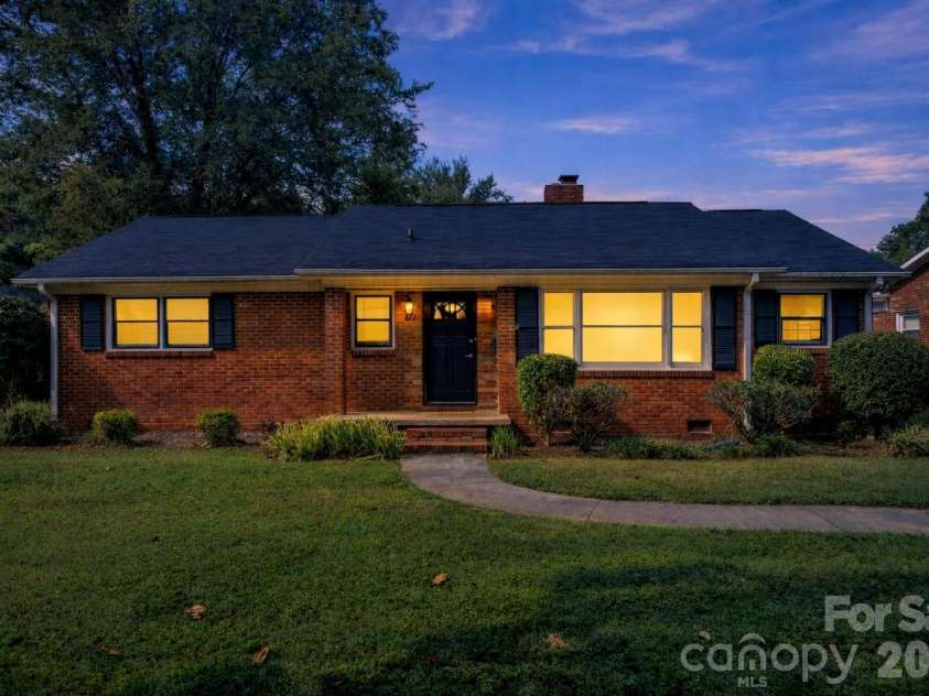 1227 Barkley Road, Charlotte, NC 28209.  MLS# CAR4352156, YatesRealty ID 2926. 