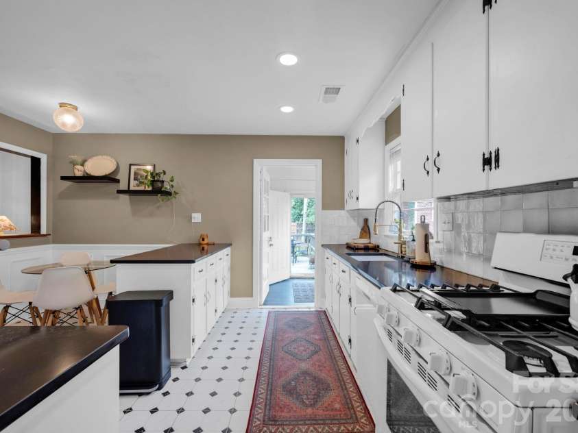 1227 Barkley Road, Charlotte, NC 28209.  MLS# CAR4352156, YatesRealty ID 2926. 