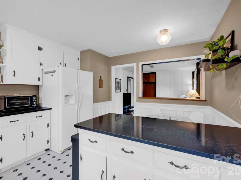 1227 Barkley Road, Charlotte, NC 28209.  MLS# CAR4352156, YatesRealty ID 2926. 
