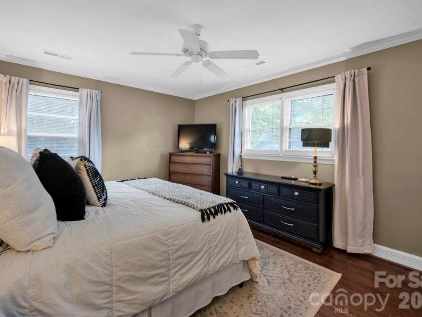 1227 Barkley Road, Charlotte, NC 28209.  MLS# CAR4352156, YatesRealty ID 2926. 