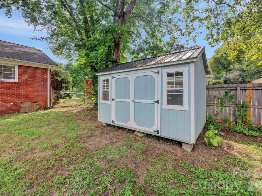 1227 Barkley Road, Charlotte, NC 28209.  MLS# CAR4352156, YatesRealty ID 2926. 