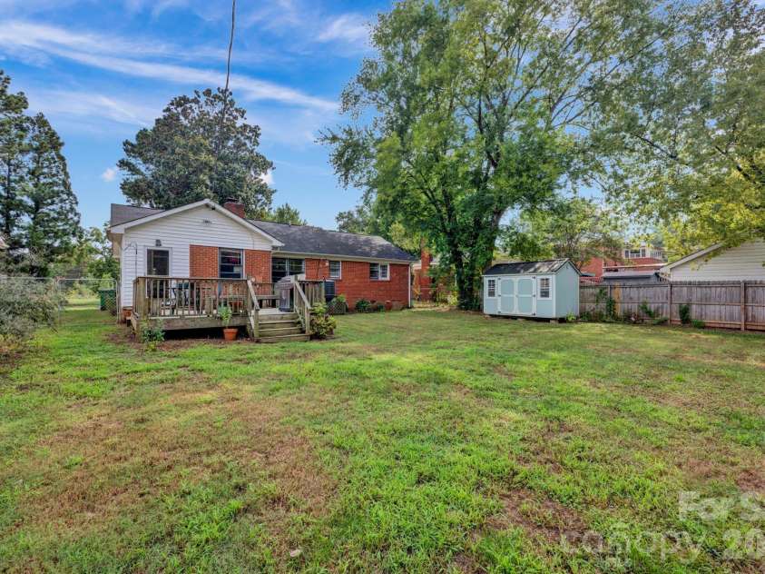 1227 Barkley Road, Charlotte, NC 28209.  MLS# CAR4352156, YatesRealty ID 2926. 