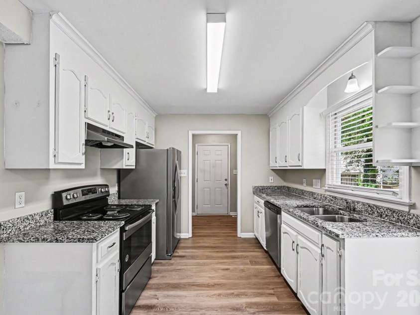 619 Devonwood Court, Gastonia, NC 28052.  MLS# CAR4391326, YatesRealty ID 29260. 