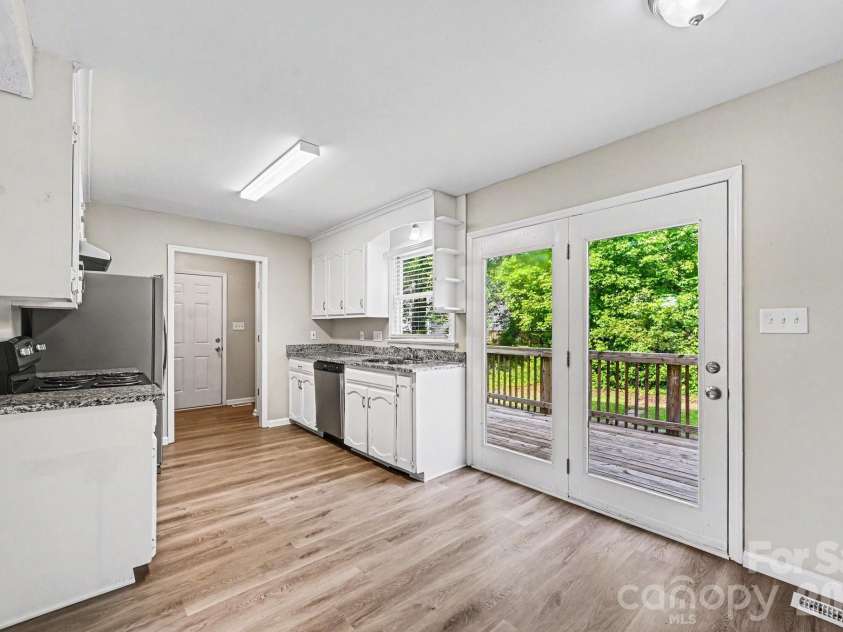 619 Devonwood Court, Gastonia, NC 28052.  MLS# CAR4391326, YatesRealty ID 29260. 