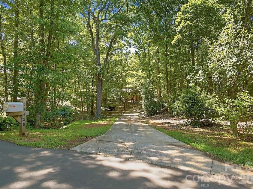 14428 Harbor Estate Road, Charlotte, NC 28278.  MLS# CAR4385688, YatesRealty ID 29261. 