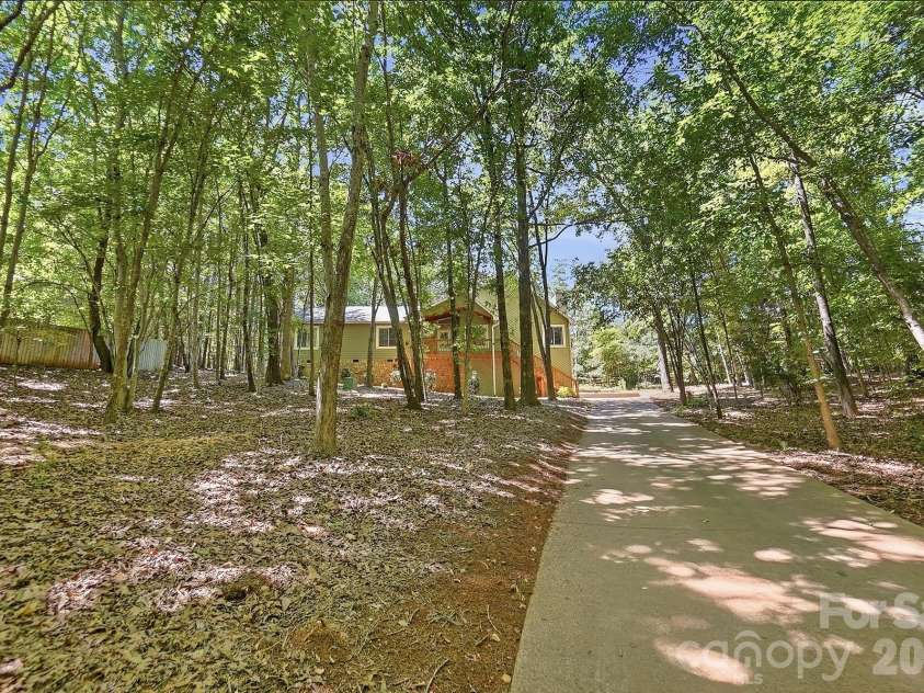 14428 Harbor Estate Road, Charlotte, NC 28278.  MLS# CAR4385688, YatesRealty ID 29261. 