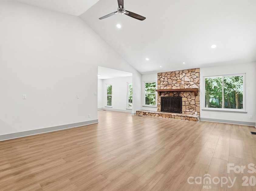 14428 Harbor Estate Road, Charlotte, NC 28278.  MLS# CAR4385688, YatesRealty ID 29261. 