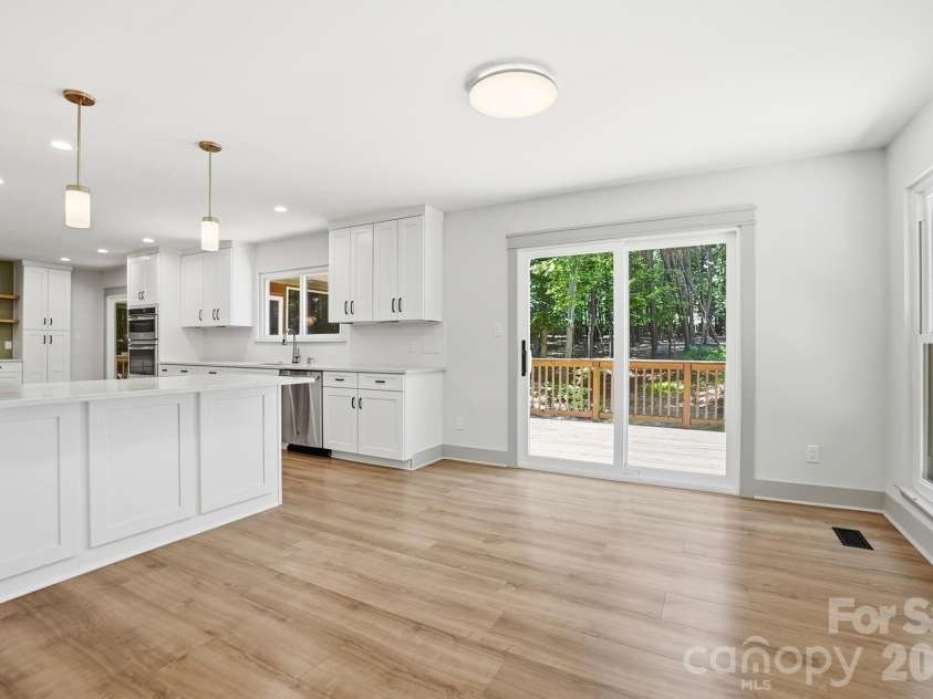 14428 Harbor Estate Road, Charlotte, NC 28278.  MLS# CAR4385688, YatesRealty ID 29261. 