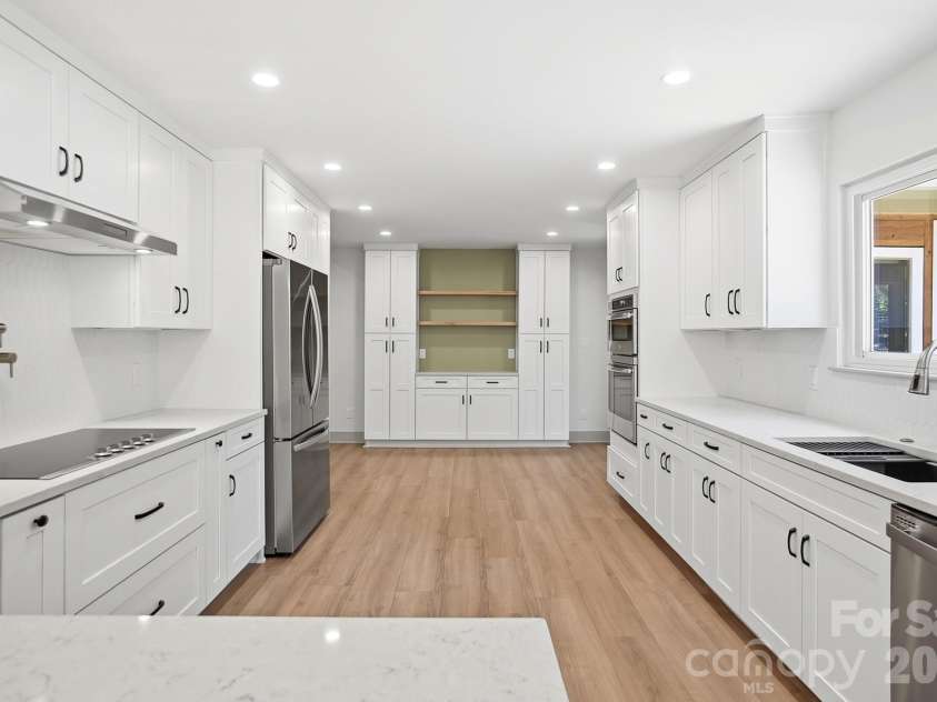 14428 Harbor Estate Road, Charlotte, NC 28278.  MLS# CAR4385688, YatesRealty ID 29261. 