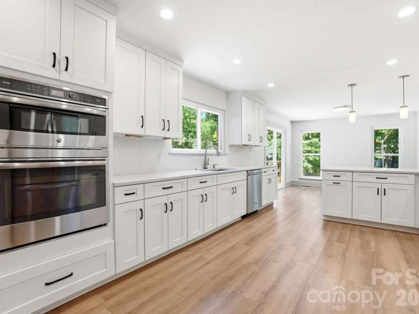 14428 Harbor Estate Road, Charlotte, NC 28278.  MLS# CAR4385688, YatesRealty ID 29261. 