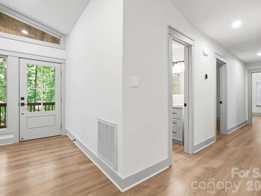 14428 Harbor Estate Road, Charlotte, NC 28278.  MLS# CAR4385688, YatesRealty ID 29261. 