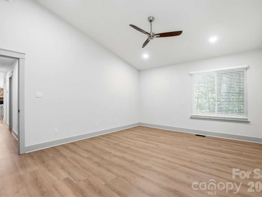 14428 Harbor Estate Road, Charlotte, NC 28278.  MLS# CAR4385688, YatesRealty ID 29261. 