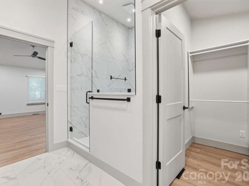 14428 Harbor Estate Road, Charlotte, NC 28278.  MLS# CAR4385688, YatesRealty ID 29261. 