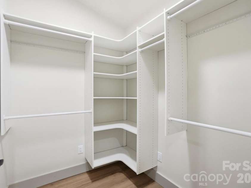 14428 Harbor Estate Road, Charlotte, NC 28278.  MLS# CAR4385688, YatesRealty ID 29261. 