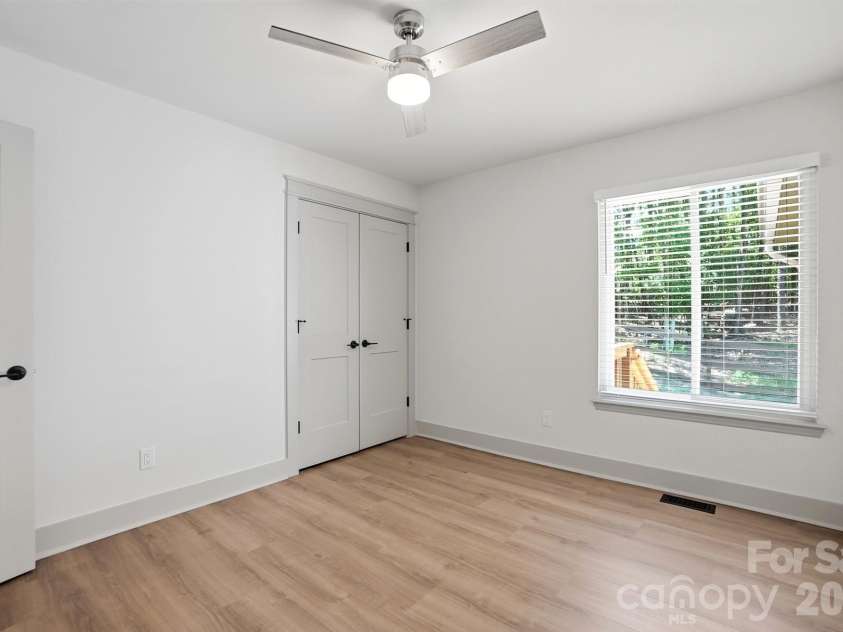 14428 Harbor Estate Road, Charlotte, NC 28278.  MLS# CAR4385688, YatesRealty ID 29261. 
