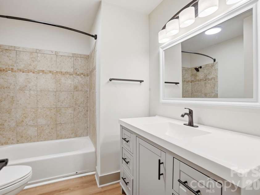 14428 Harbor Estate Road, Charlotte, NC 28278.  MLS# CAR4385688, YatesRealty ID 29261. 
