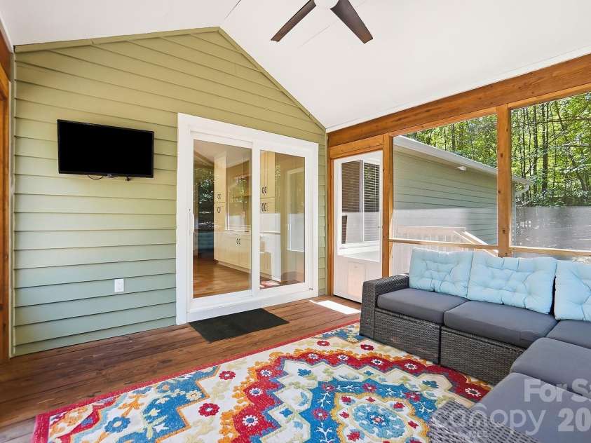 14428 Harbor Estate Road, Charlotte, NC 28278.  MLS# CAR4385688, YatesRealty ID 29261. 