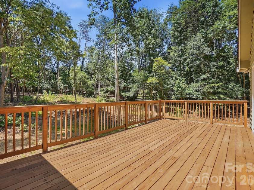 14428 Harbor Estate Road, Charlotte, NC 28278.  MLS# CAR4385688, YatesRealty ID 29261. 