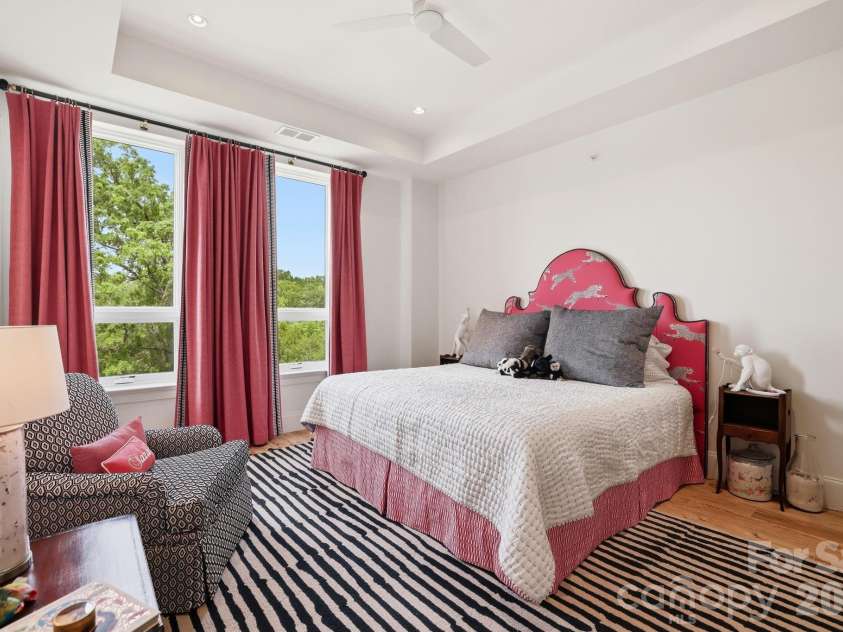 130 Cherokee Road, Charlotte, NC 28207.  MLS# CAR4370948, YatesRealty ID 29262. Fourth Bedroom Suite