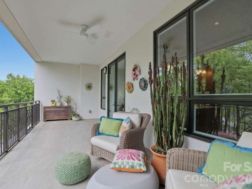130 Cherokee Road, Charlotte, NC 28207.  MLS# CAR4370948, YatesRealty ID 29262. Primary Suite Terrace