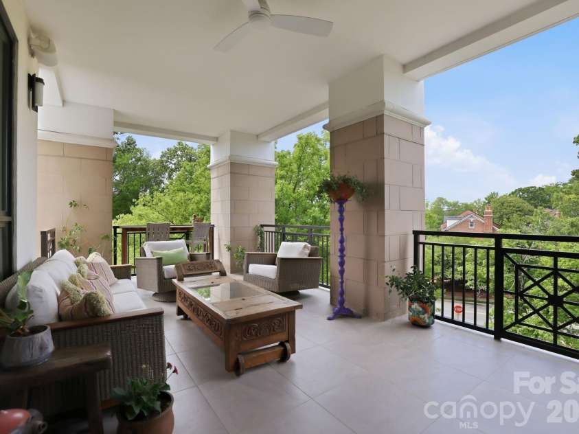 130 Cherokee Road, Charlotte, NC 28207.  MLS# CAR4423452, YatesRealty ID 29262. 