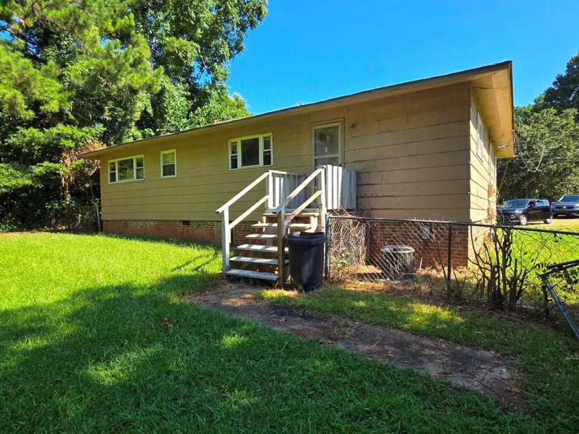 4406 Argyle Drive, Charlotte, NC 28213.  MLS# CAR4281446, YatesRealty ID 29263. 