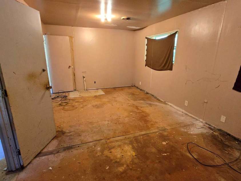 4406 Argyle Drive, Charlotte, NC 28213.  MLS# CAR4281446, YatesRealty ID 29263. 