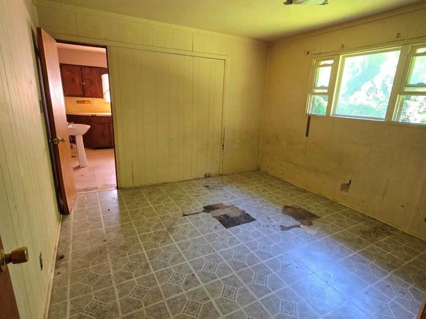 4406 Argyle Drive, Charlotte, NC 28213.  MLS# CAR4281446, YatesRealty ID 29263. 