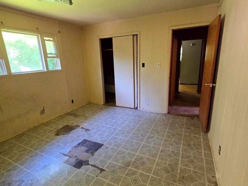 4406 Argyle Drive, Charlotte, NC 28213.  MLS# CAR4281446, YatesRealty ID 29263. 