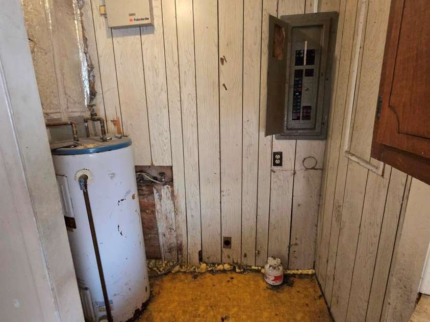 4406 Argyle Drive, Charlotte, NC 28213.  MLS# CAR4281446, YatesRealty ID 29263. 