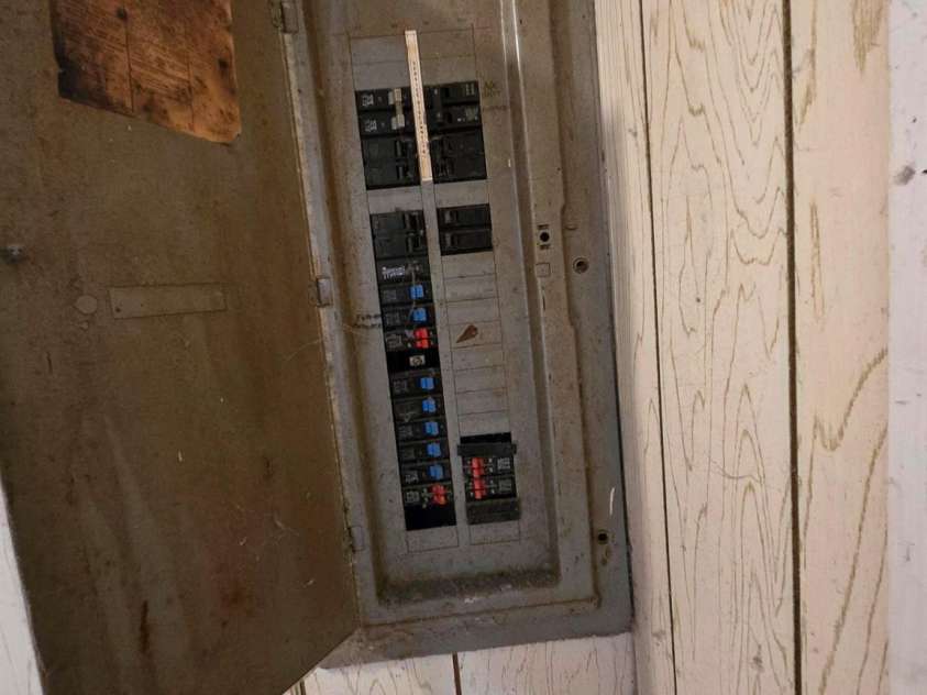 4406 Argyle Drive, Charlotte, NC 28213.  MLS# CAR4281446, YatesRealty ID 29263. 