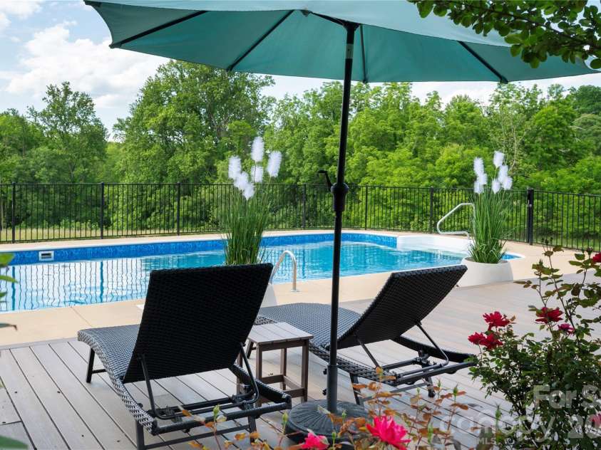 134 Oakview Road, Asheville, NC 28806.  MLS# CAR4385286, YatesRealty ID 29264. Poolside area