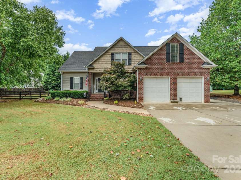7020 Highland Way, Belmont, NC 28012.  MLS# CAR4287029, YatesRealty ID 29264. 