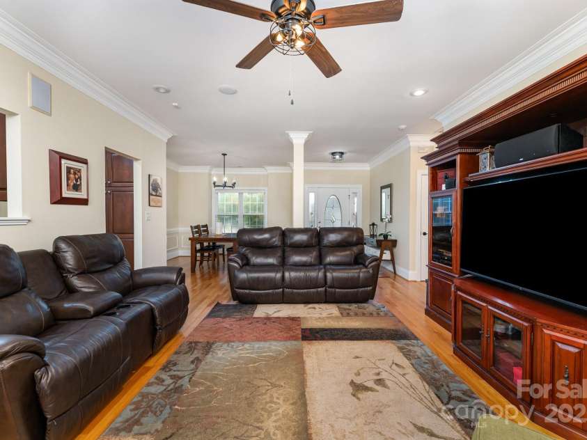 7020 Highland Way, Belmont, NC 28012.  MLS# CAR4287029, YatesRealty ID 29264. 