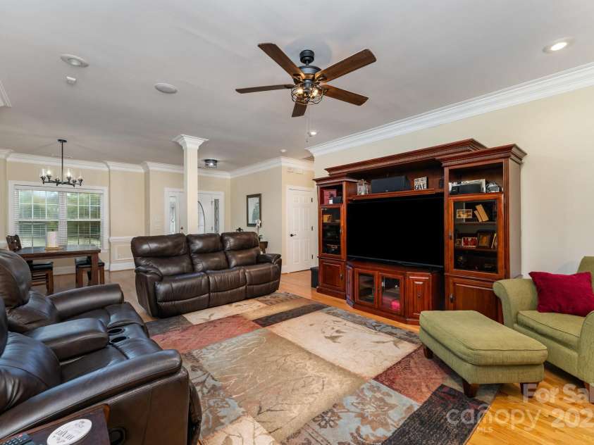7020 Highland Way, Belmont, NC 28012.  MLS# CAR4287029, YatesRealty ID 29264. 