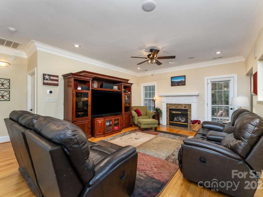 7020 Highland Way, Belmont, NC 28012.  MLS# CAR4287029, YatesRealty ID 29264. 