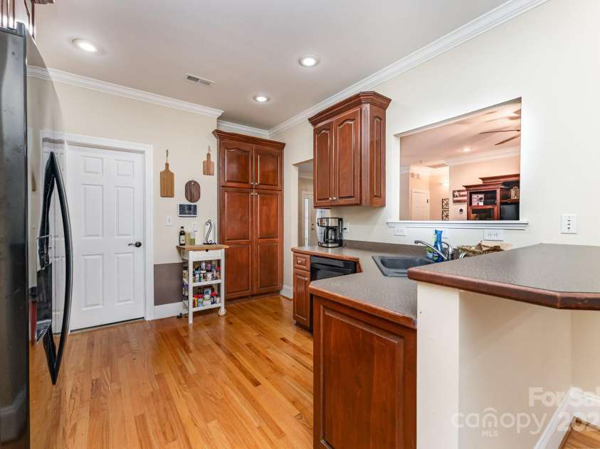 7020 Highland Way, Belmont, NC 28012.  MLS# CAR4287029, YatesRealty ID 29264. 