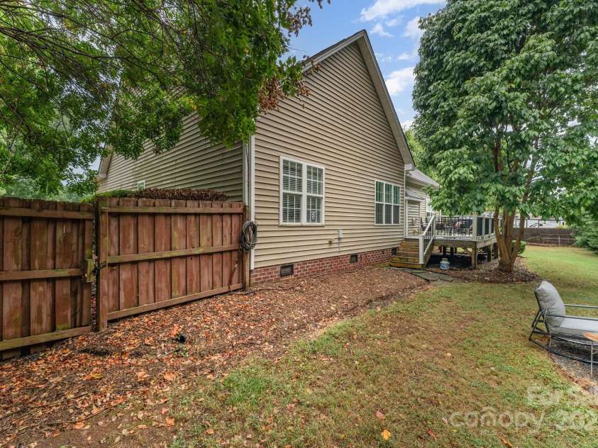 7020 Highland Way, Belmont, NC 28012.  MLS# CAR4287029, YatesRealty ID 29264. 