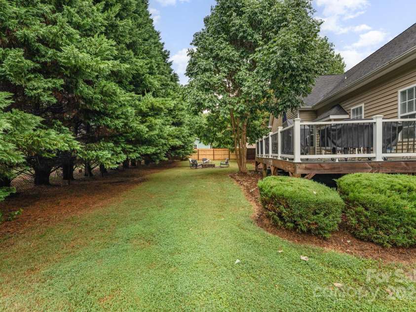 7020 Highland Way, Belmont, NC 28012.  MLS# CAR4287029, YatesRealty ID 29264. 