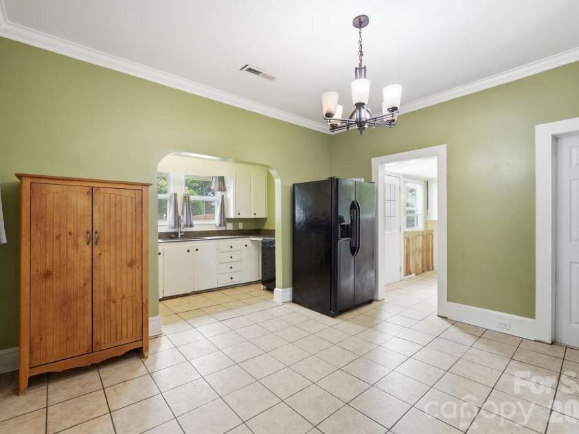 1002 Ridge Avenue, Kannapolis, NC 28083.  MLS# CAR4384465, YatesRealty ID 29265. 