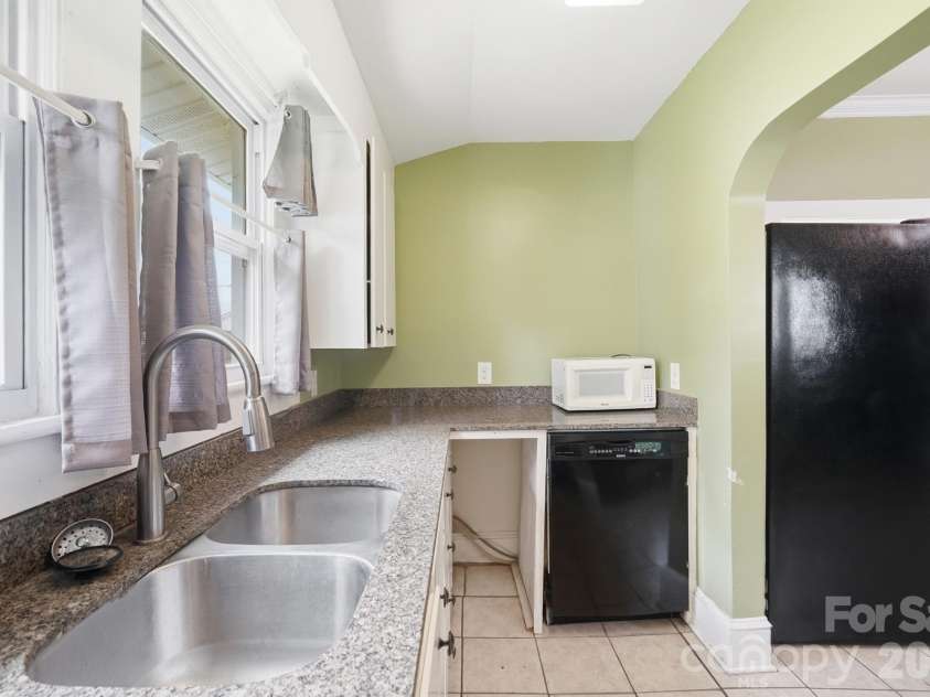 1002 Ridge Avenue, Kannapolis, NC 28083.  MLS# CAR4384465, YatesRealty ID 29265. 