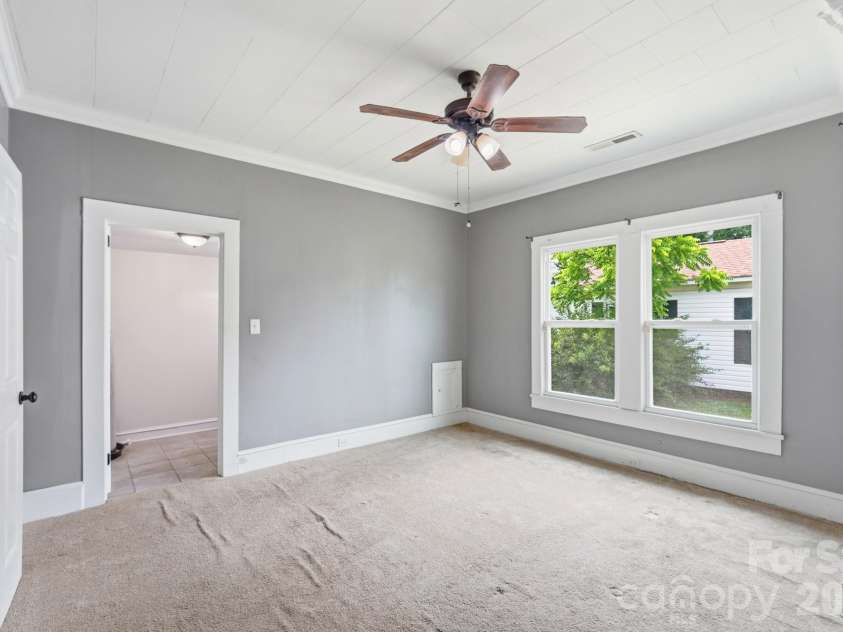1002 Ridge Avenue, Kannapolis, NC 28083.  MLS# CAR4384465, YatesRealty ID 29265. 