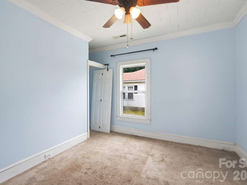 1002 Ridge Avenue, Kannapolis, NC 28083.  MLS# CAR4384465, YatesRealty ID 29265. 