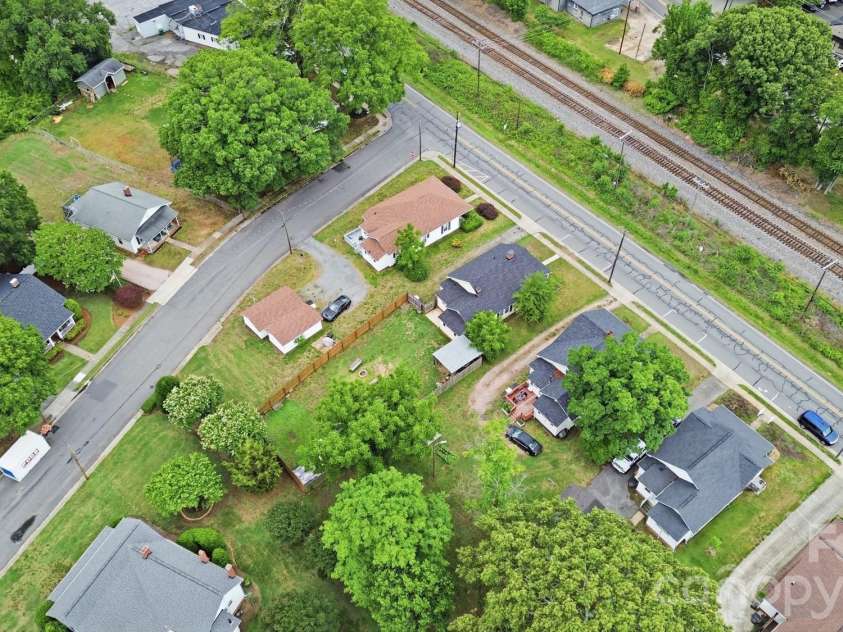 1002 Ridge Avenue, Kannapolis, NC 28083.  MLS# CAR4384465, YatesRealty ID 29265. 