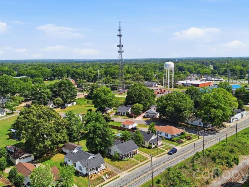 1002 Ridge Avenue, Kannapolis, NC 28083.  MLS# CAR4384465, YatesRealty ID 29265. 